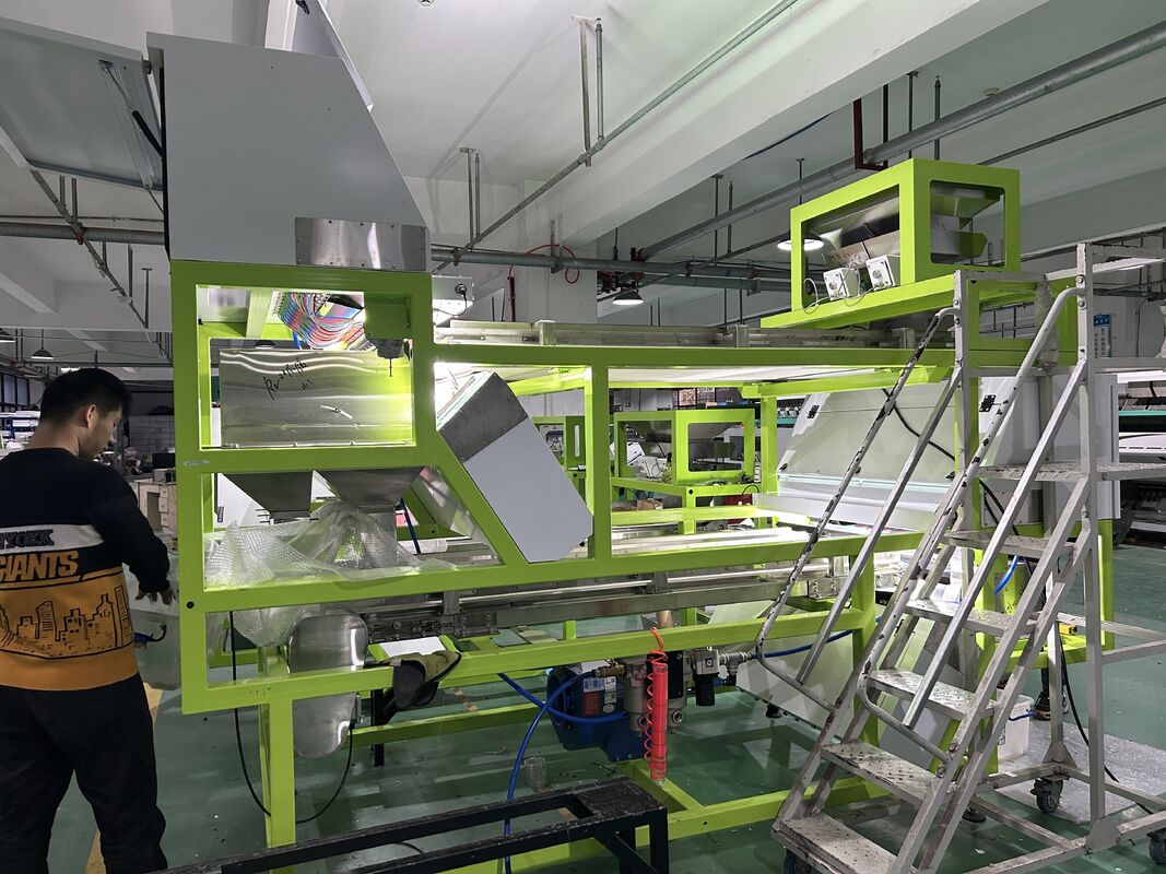 Wenyao Industriële Kleuren sorteerder met hoge sorteerprecisie voor gerecycled plastic, metaal, plastic, PVC, PET-vlokken, kleurensorteermachine met WIFI-afstandsbediening