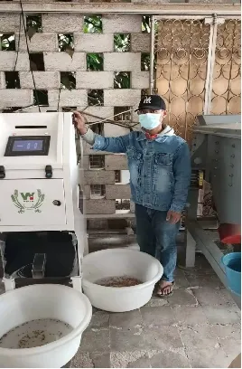 Kleine optische zaadkleursorter met goede zaadreinigingsmachine 9